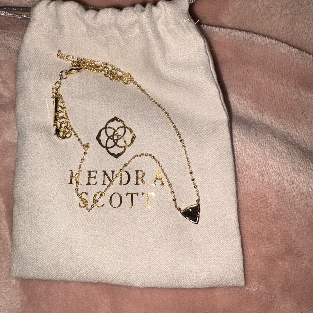 Kendra Scott Perry Short Necklace